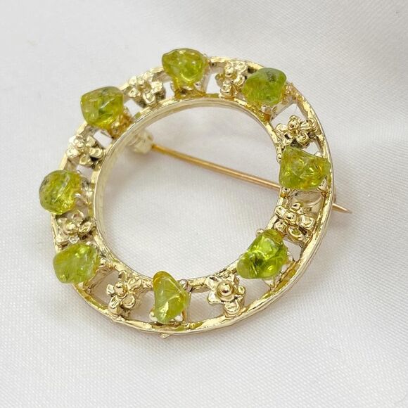 Vintage Gold Flower Green Crystal Circle Round Pin Brooch - Picture 2 of 4